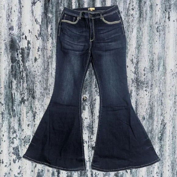 NEW JEANS, FLARES, BOUTIQUE LAINEY WILSON STYLE - Picture 4 of 4